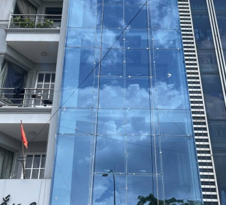 VÁCH KÍNH MẶT DỰNG 02